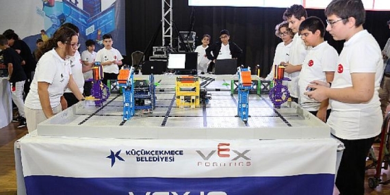 Küçükçekmece, Dünya’nın En Büyük Robotics Turnuvasına Ev Sahipliği Yaptı