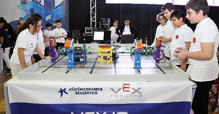 Küçükçekmece, Dünya’nın En Büyük Robotics Turnuvasına Ev Sahipliği Yaptı