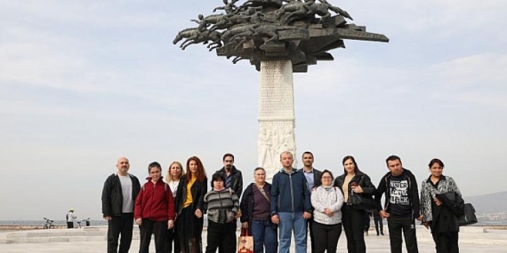 Menderes Belediyesi’nden kursiyerlere “engelsiz” gezi