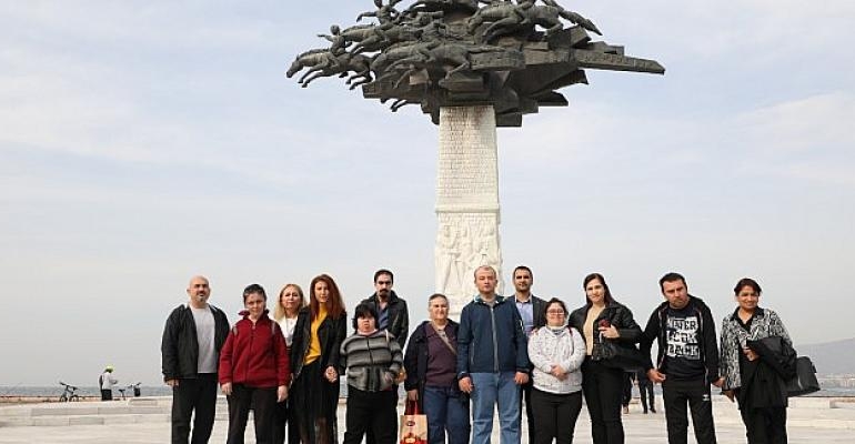 Menderes Belediyesi’nden kursiyerlere “engelsiz” gezi