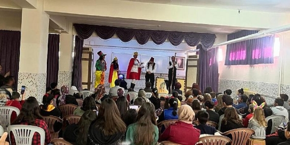 Nevşehir Belediyesi Kasaba ve Köyleri Gezip Çocukları Tiyatro İle Buluşturuyorlar