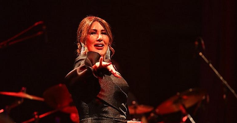 Nükhet Duru İş Sanat’ta Caz Rüzgarı Estirdi