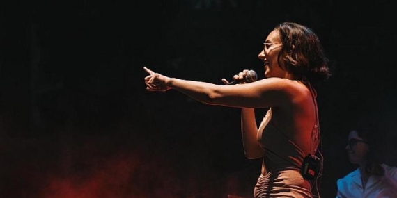 Ruhunu Yansıtan Umut Dolu Şarkılarıyla Sedef Sebüktekin 4 Kasım’da Zorlu PSM’de