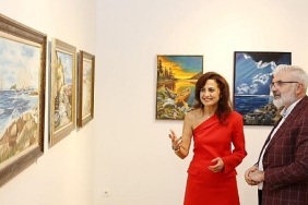 sanatci-aysel-kilagozun-ilk-kisisel-resim-sergisi-sksmde.jpg