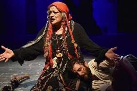 uluslararasi-kadin-oyun-yazarlari-tiyatro-festivali-akmde-basladi.jpg