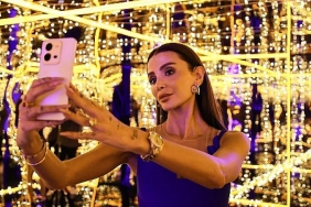 vivo-v25-5gnin-tanitiminda-sunucu-ozge-ulusoydan-sonsuzluk-selfiesi.jpg