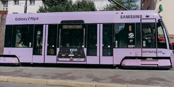 Yeni Galaxy Z serisi telefonların yaratıcı kampanyaları dünya çapında yoğun ilgi gördü