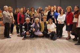 bayraklinin-kursiyerlerinden-yilsonu-sergisi.jpg