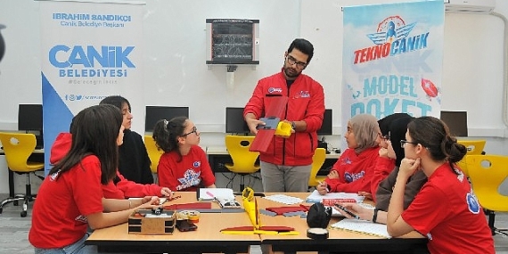 Canik'te Gençler Gökyüzüyle Buluşuyor