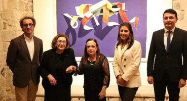 “Duvarlar ve Ötesi Sergisi” Sakıp Sabancı Mardin Kent Müzesi’nde Açıldı