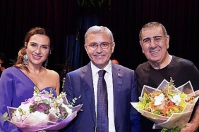 eda-ve-metin-ozulku-cifti-uskudarda-90lar-ruzgari-estirdi.jpg