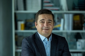 ey-elektrikli-araclar-otomobil-satin-alma-deneyimini-yeniden-sekillendiriyor.jpg