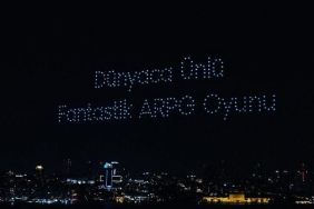 genshin-impact-turkce-dilinin-eklenisini-drone-isik-gosterisiyle-kutladi.jpg