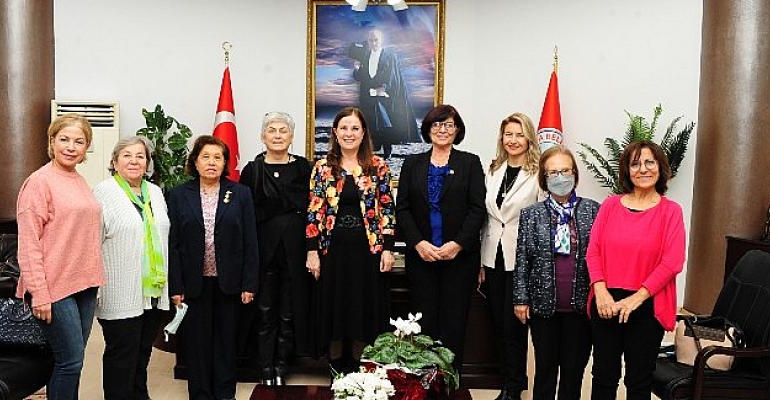 İzmirli Kadınların İşbirliği