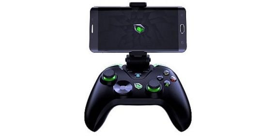 Pusat Clutch Gamepad, Dünya Kupası heyecanını futbol oyunlarına taşıyor