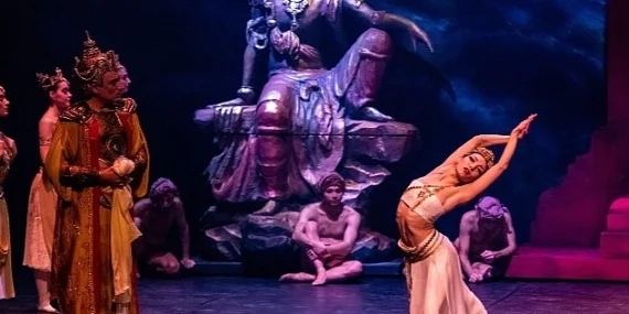 AKM’de LA BAYADÈRE Balesinin Prömiyer Coşkusu!