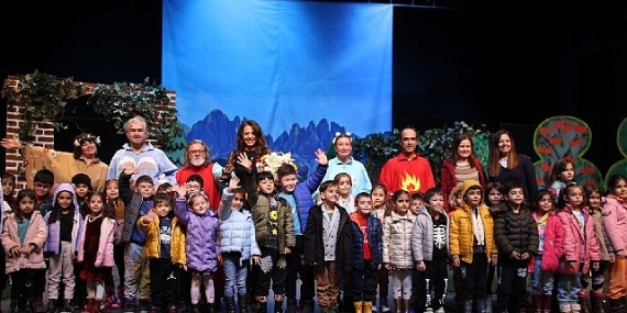 Aydın Büyükşehir Belediyesi Şehir Tiyatrosu Çocuklar İçin de Perdelerini Açtı