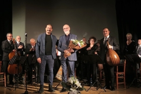 foca-belediyesi-turk-sanat-muzigi-korosu-yeni-yil-konseri-verdi.jpg