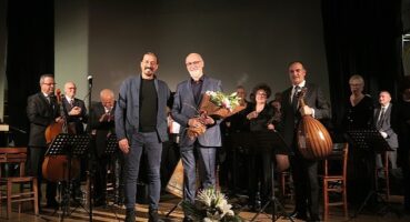 Foça Belediyesi Türk Sanat Müziği Korosu Yeni Yıl Konseri verdi.