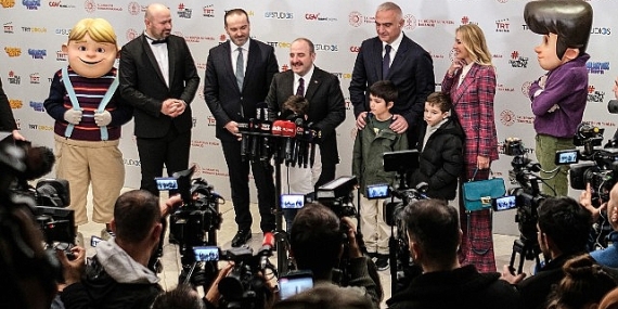 Galaktik Tayfa'ya Muhteşem Gala-Bakanlar Varank ve Ersoy da Heyecana Ortak Oldu