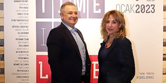 İçinden Sahne Geçen Sergi / “Time İs Love; Bir Dünya Gezisi Sahnesi" Ziyarete Açıldı.