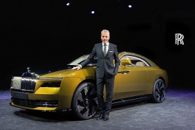 rolls-royce-motor-cars-icin-donum-yili-tarihi-satis-rekoru-geldi.jpg