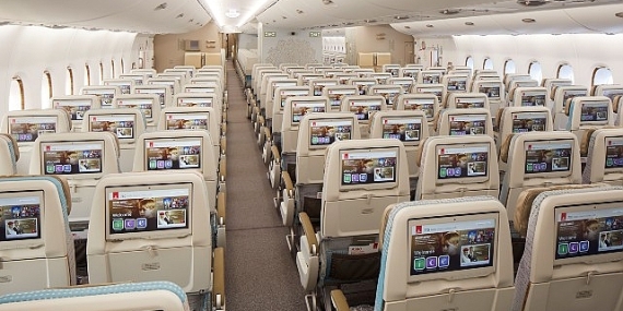 Yenilenen Emirates A380'lerden ilki hizmete girdi