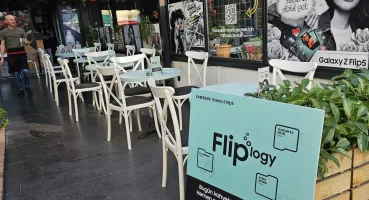 Samsung’un en yeni katlanabilir modellerinden Galaxy Z Flip5, Flip Cafe’de ziyaretçilerini bekliyor