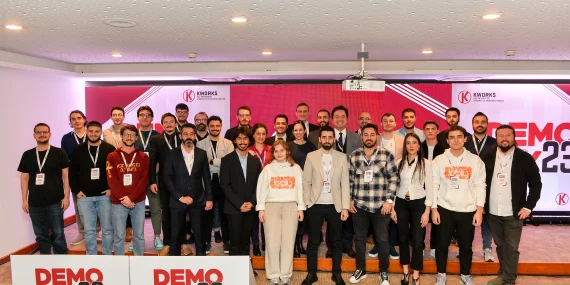 15 BAŞARILI GİRİŞİM KWORKS’23 DEMO DAY SAHNESİNDE YER ALDI