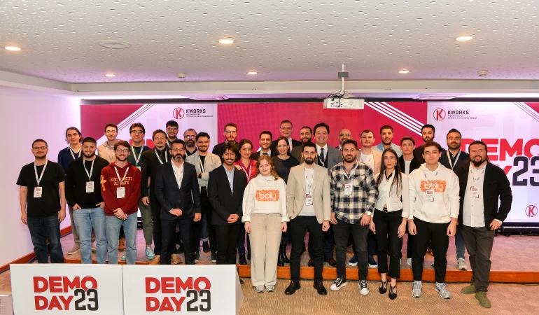 15 BAŞARILI GİRİŞİM KWORKS’23 DEMO DAY SAHNESİNDE YER ALDI