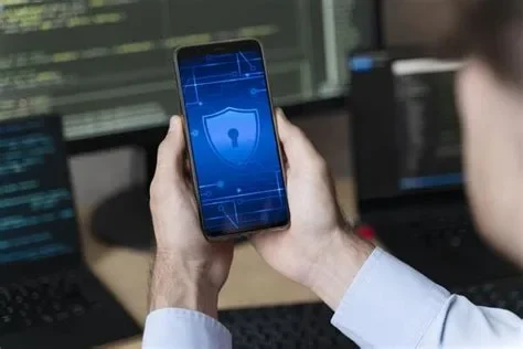 Mobil Uygulama Güvenliği: Veri İzleme ve Yetkilendirme Stratejileri