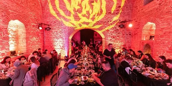 TikTok Türkiye’den 600 yıllık tarihi binada iftar yemeği