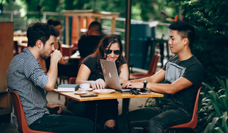 Meta, metaverse oyunlarına üretimsel yapay zeka getirmeyi planlıyor