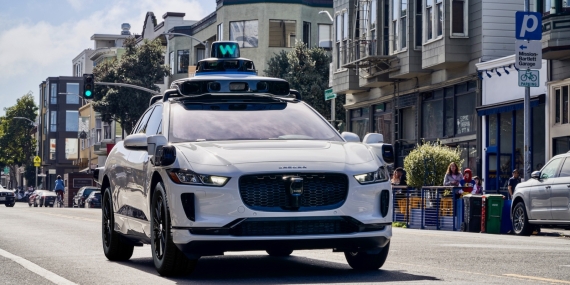 Waymo’nun Altıncı Nesil Robotaksisi ile Sürücüsüz Geleceğe Adım
