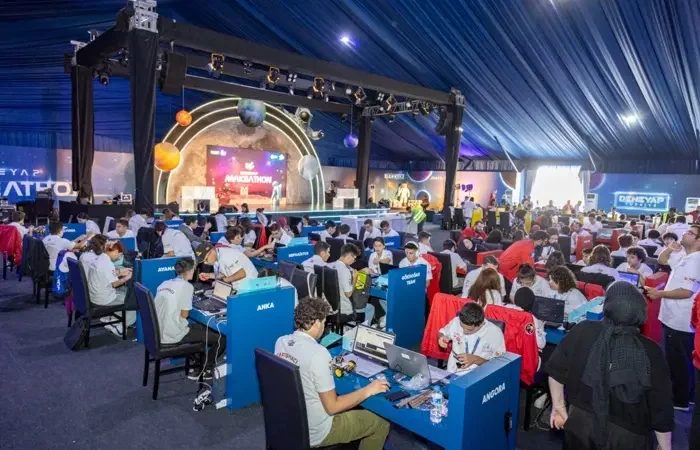 Geleceğin Teknoloji Yıldızları TEKNOFEST Adana’da Buluştu DENEYAP Makeathon Yarışmasında Uzay Keşfi Heyecanı