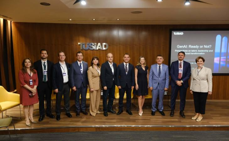Üretken Yapay Zeka İle Dönüşüm: Yetenek ve Liderlik