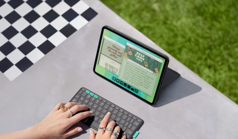 Logitech Flip Folio Klavyeli Kılıf ile Üretkenliği Artırın
