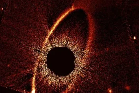 hubble-uzay-teleskobu-cekti-kozmik-carpismadan-geriye-kalanlar-20251221-232126