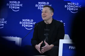 elon-musk-gelecek-yilin-sonunda-insansiz-robotlari-satmaya-baslayacagiz-20260124-140252