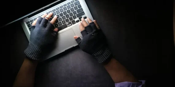 The Com tehdidi: Pornhub saldırısından bomba ihbarlarına