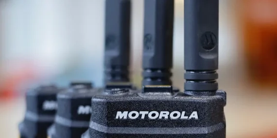 Motorola Razr Fold sızıntısı: Kitap gibi katlanan telefon geliyor