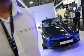 elon-musk-a-gore-tesla-nin-bir-zamanlar-otomobil-urettigini-unutacagiz-peki-bu-ne-kadar-mumkun-20260201-153028
