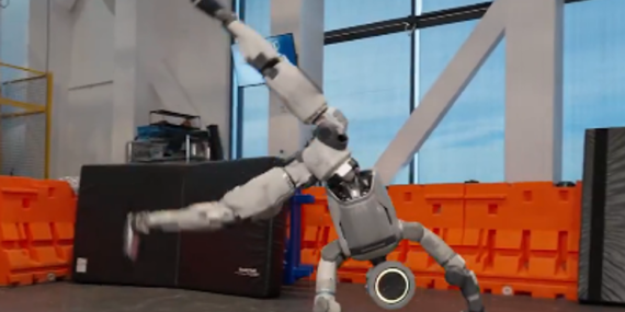 İnsansı robot Atlas takla attı, Hyundai hisseleri yükseldi