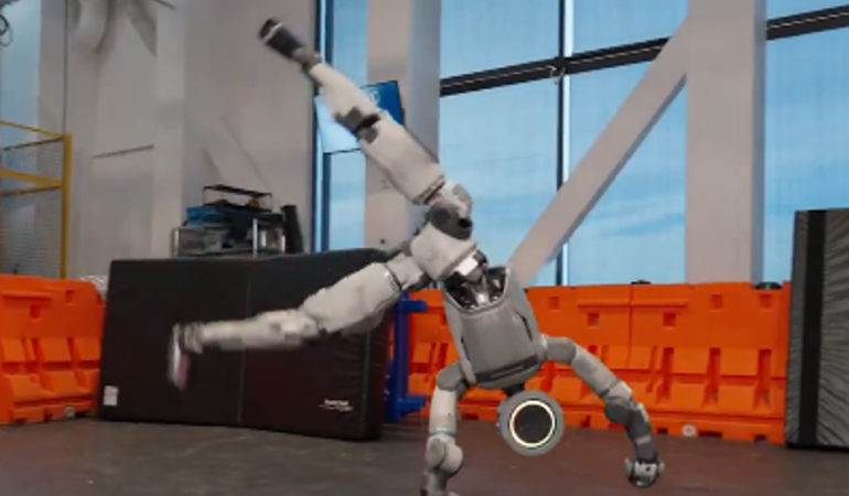 İnsansı robot Atlas takla attı, Hyundai hisseleri yükseldi