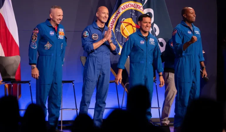 Artemis III astronotları açıklandı