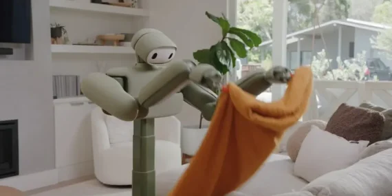 ABD’de yeni ev robotu tanıtıldı: Çamaşır katlıyor, yatak topluyor