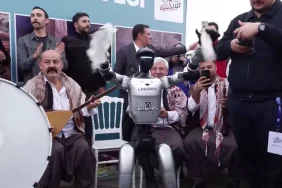 Sanliurfa-Teknofestte-insansi-robot-halay-cekti-featured